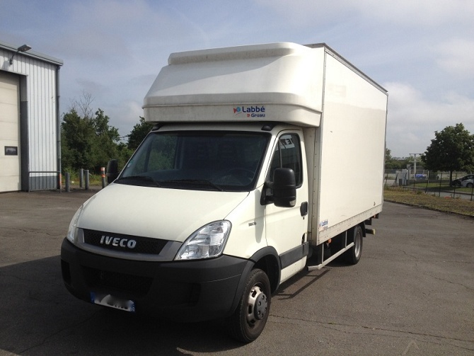Iveco 35C15 caisse hayon